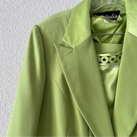 BMJ Studio Women’s 3 Piece Skirt Suit Size 8 Includes Jacket, Top and Skirt - Picture 4 of 16